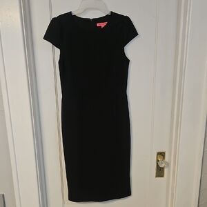 Betsey Johnson Black Sheath Dress Short Sleeve Midi. Size 8.